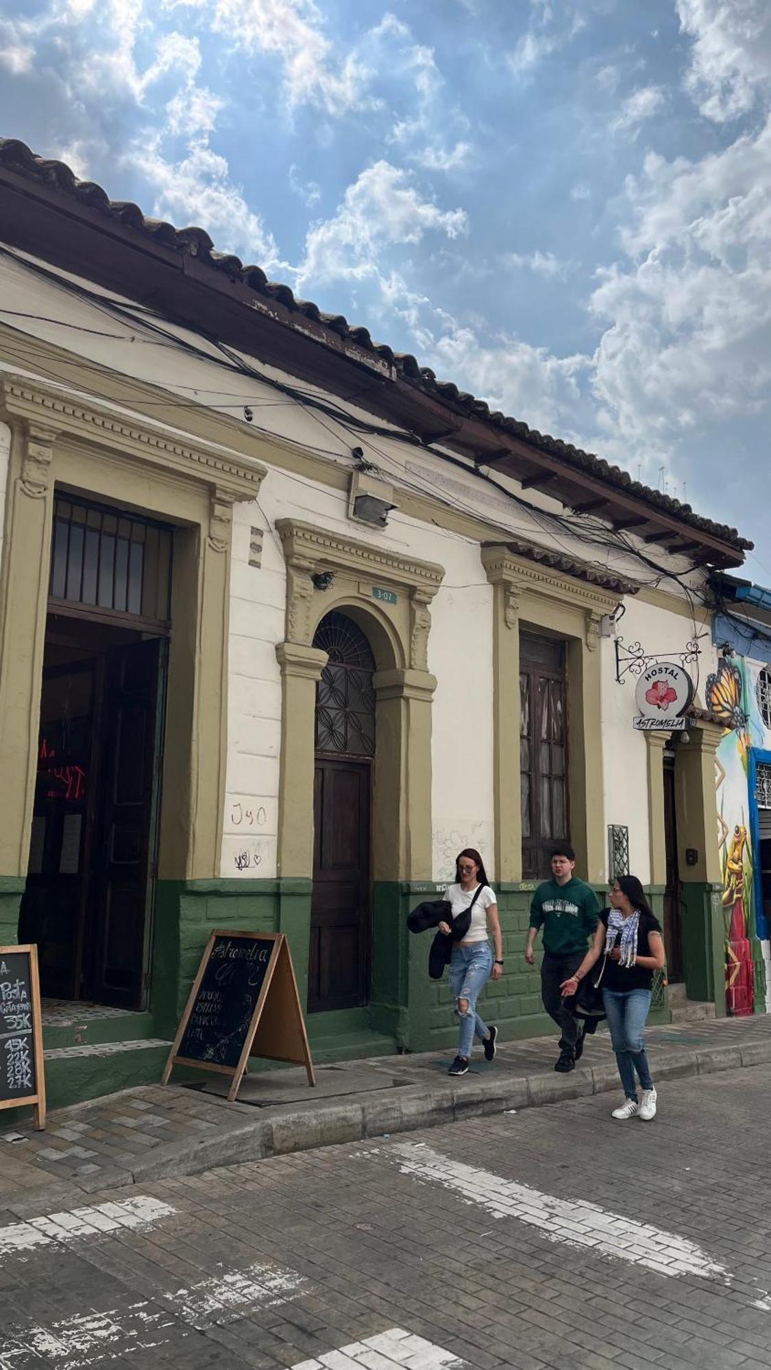 Hostal Casa Astromelia Bogotá Zewnętrze zdjęcie