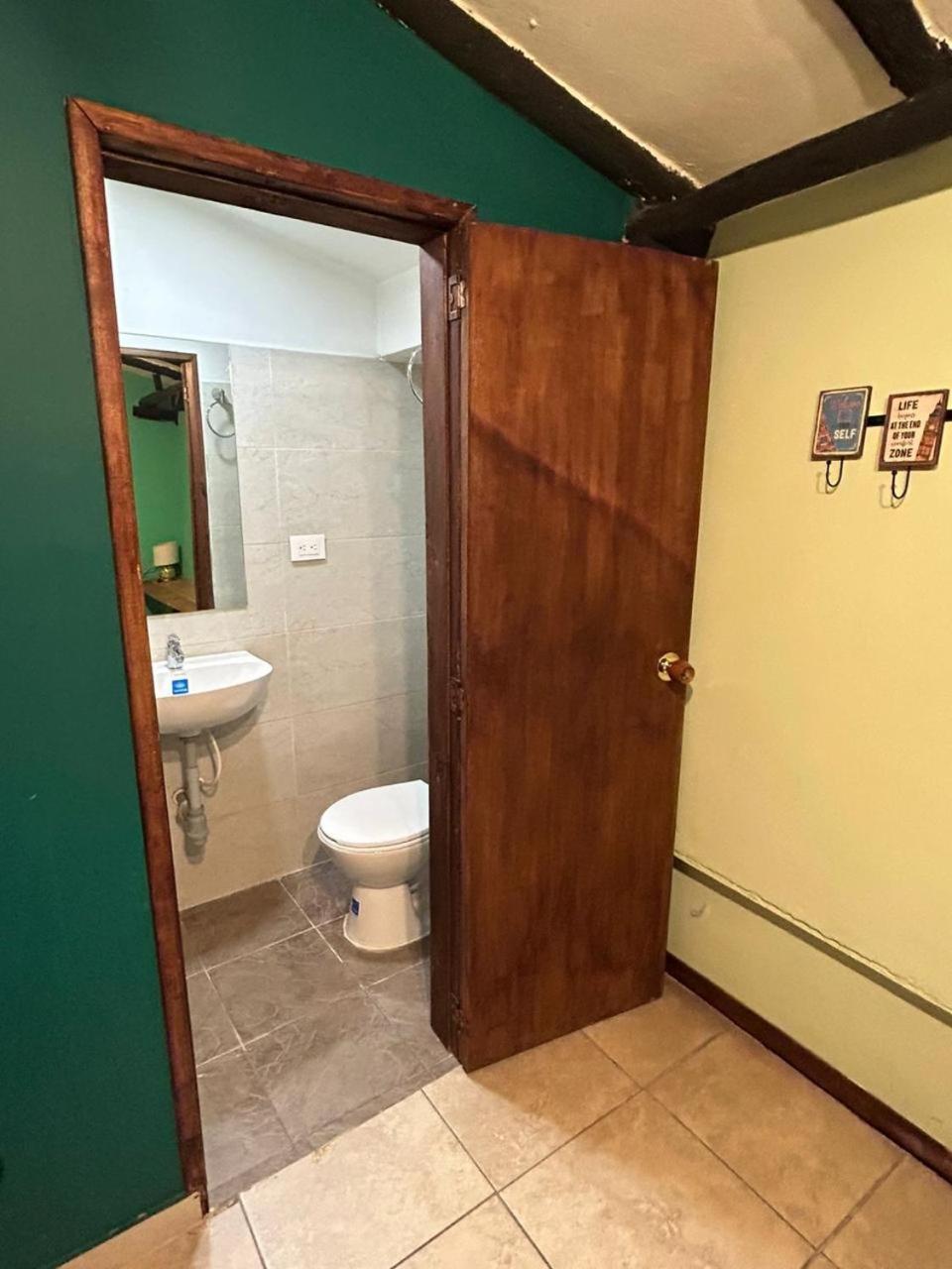 Hostal Casa Astromelia Bogotá Zewnętrze zdjęcie