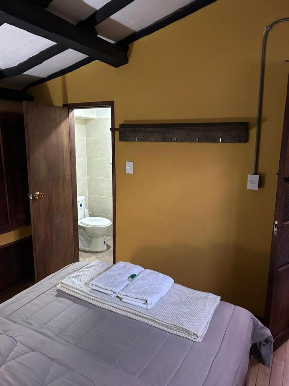 Hostal Casa Astromelia Bogotá Zewnętrze zdjęcie